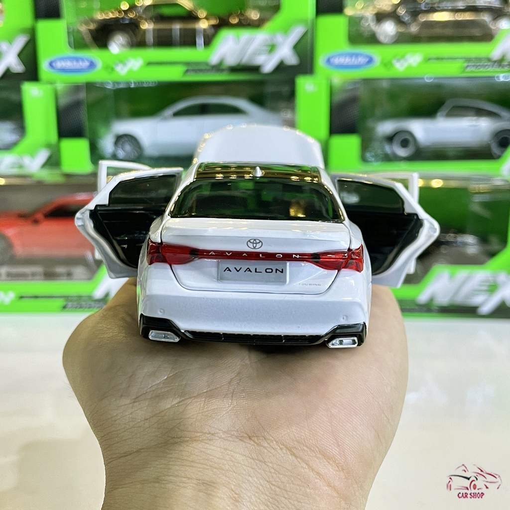 Xe mô hình ô tô Toyota Avalon tỉ lệ 1:32 hãng Jackiekim màu trắng