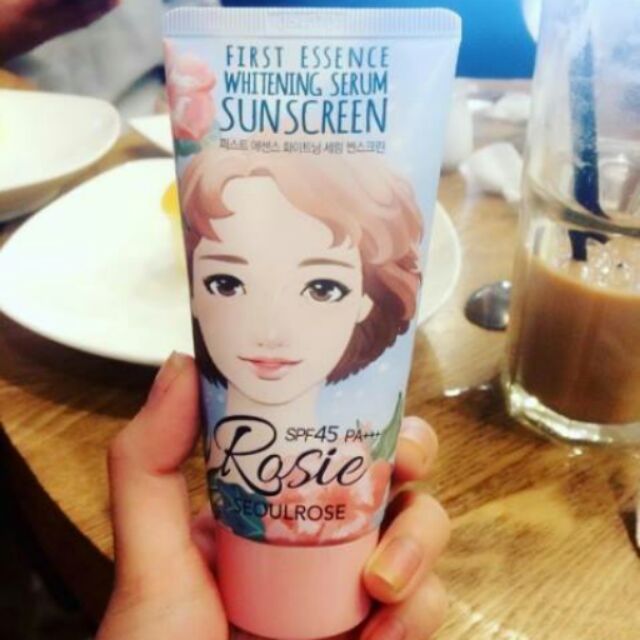 Kem chống nắng Rosie First Essence Whitening Serum Suncreen SPFF45PA+++