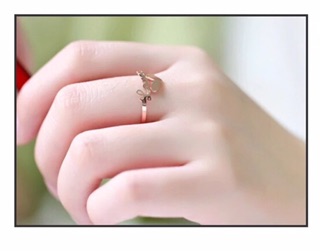 Nhẫn love trái tim titan