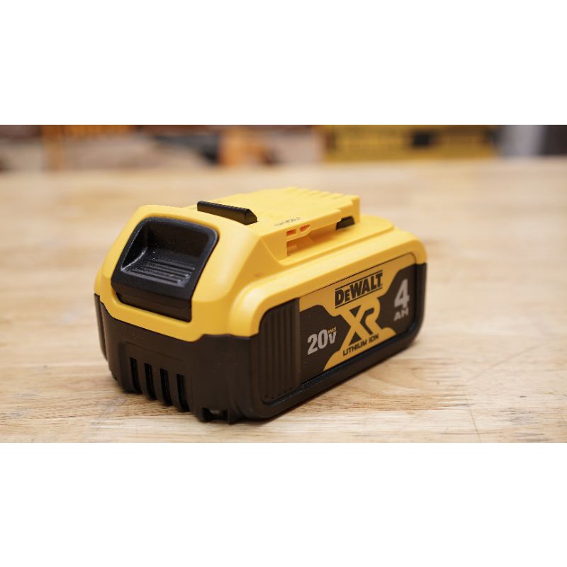 DMTT Pin Dewalt 20V 4Ah DCB182 Chính Hãng BH 12 Tháng