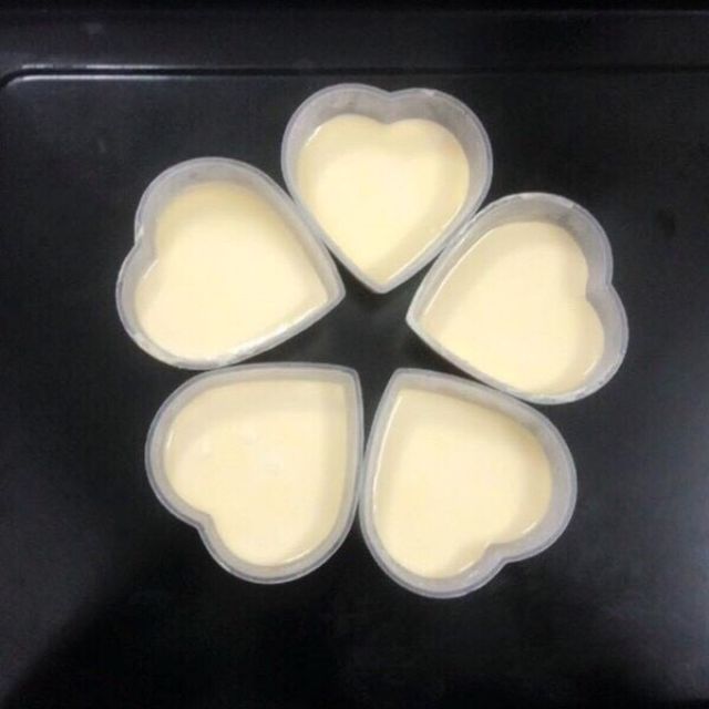 Khuôn làm bánh flan hình trái tim, hình tròn có nắp