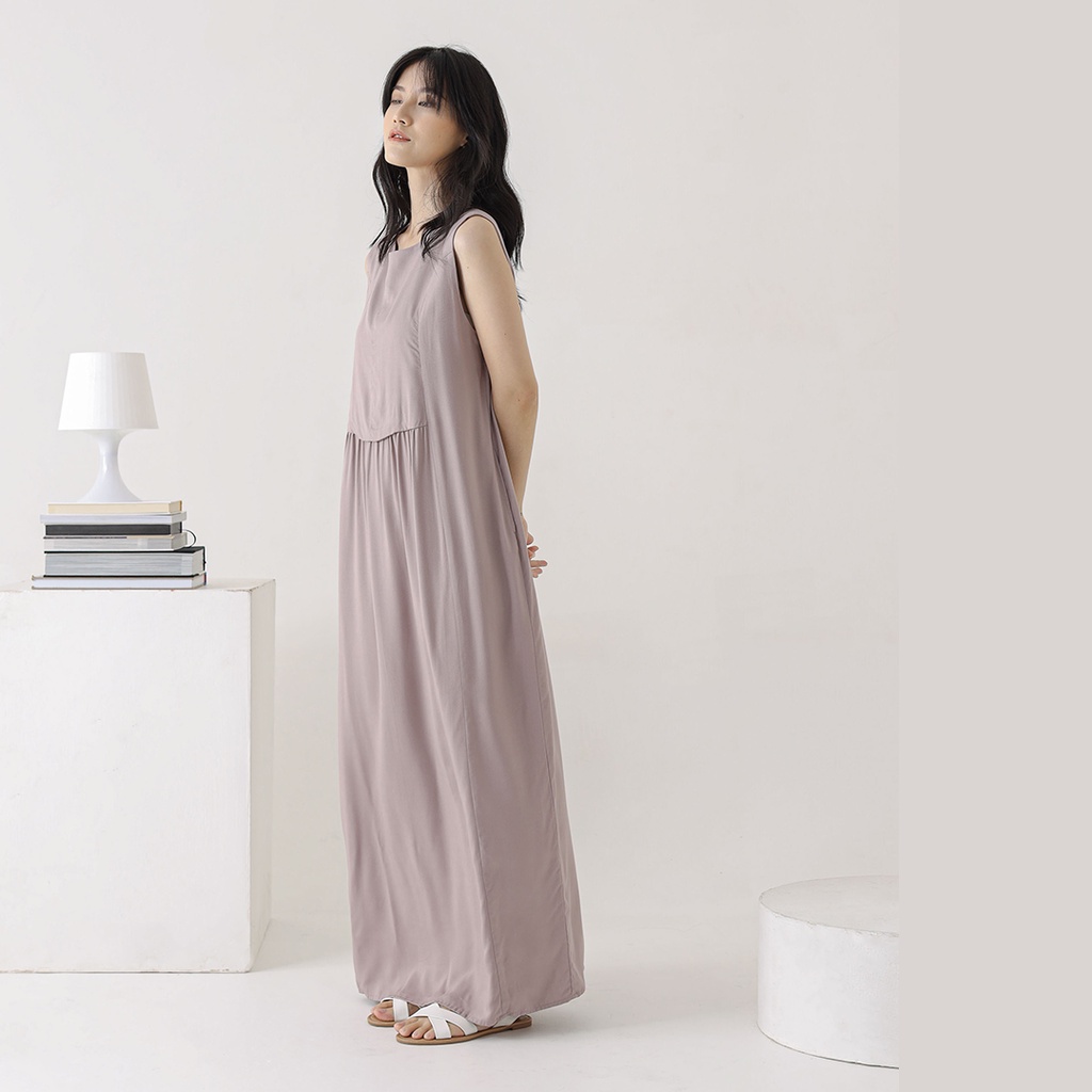 Canno - Đầm maxi Lilac Ridge - Chi Tiết Phía Trước Màu Tím Nhạt Cao Cấp