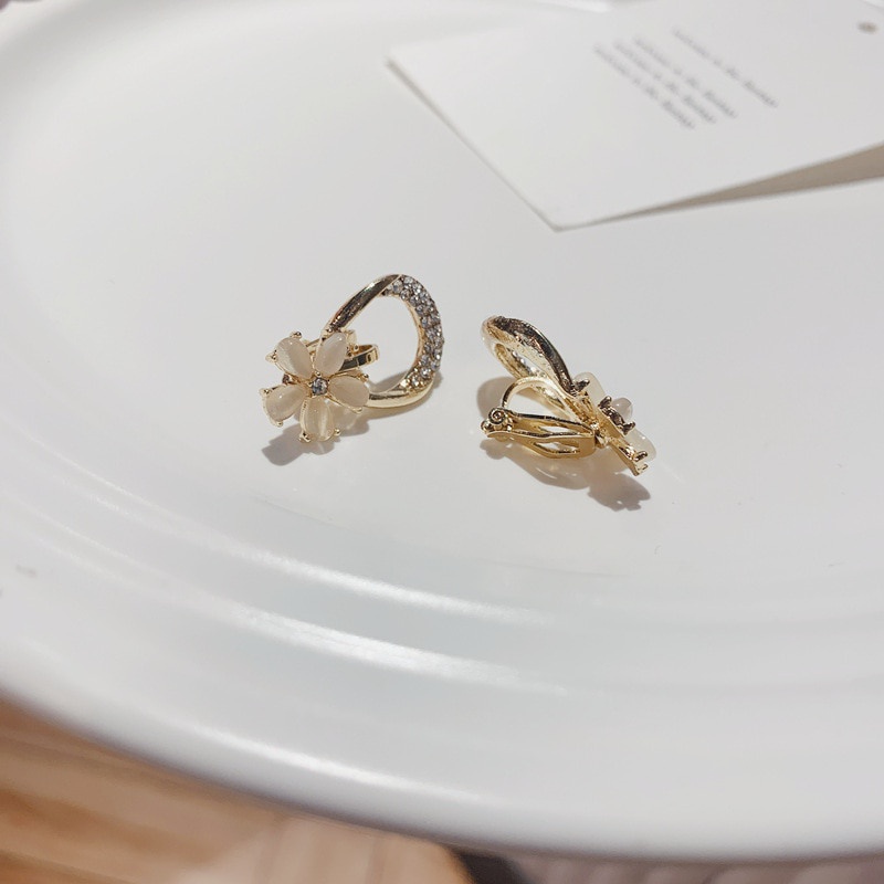 Khuyên Tai Kẹp Không Cần Xỏ Lỗ Hình Hoa Lá Dễ Thương Đơn Giản CE1101