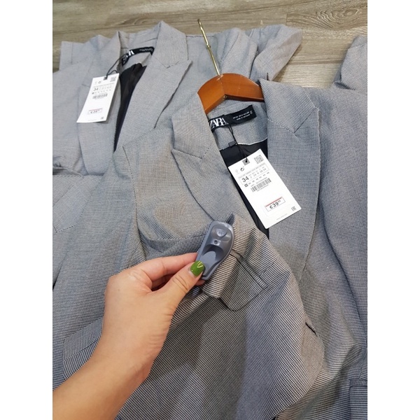 Blazer kẻ ghi