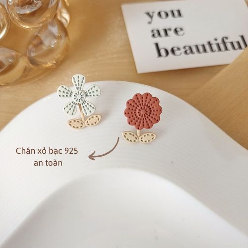 Bông tai đi biển hoa cúc màu sắc, chuôi xỏ bạc 925  Her Accessories H117