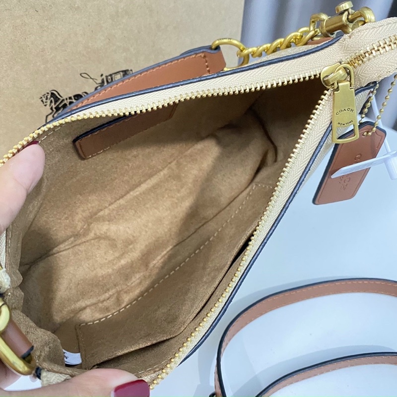 Túi Coach đeo vai
