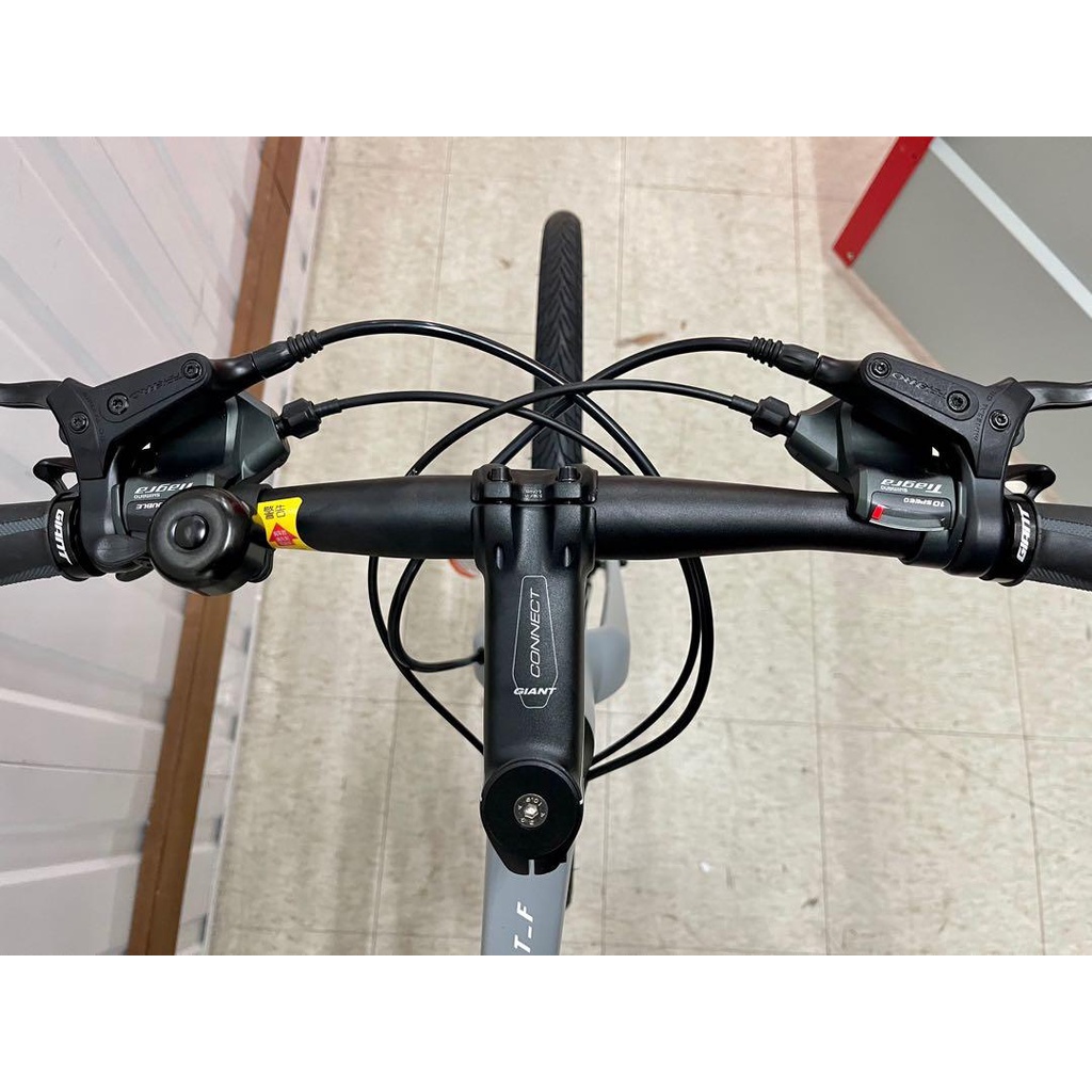 Xe đạp đường trường 2022 Giant Revolt F1, Hợp kim nhôm Giant, Bộ group Shimano Tiagra, Phanh đĩa dầu Tektro, Màu trắng