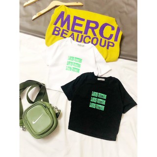 áo Croptop in chữ màu xanh