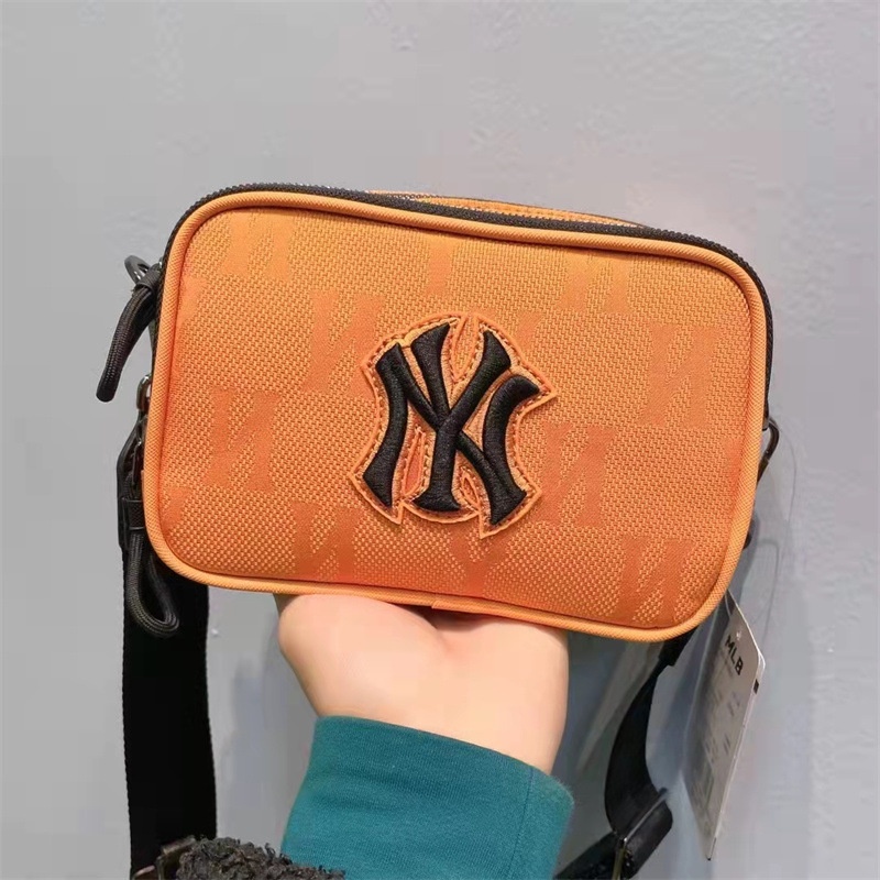 Túi Đeo Chéo Vai Kiểu Vuông Nhỏ Gọn Họa Tiết MLB NY Presbyopic 3ACRS011N