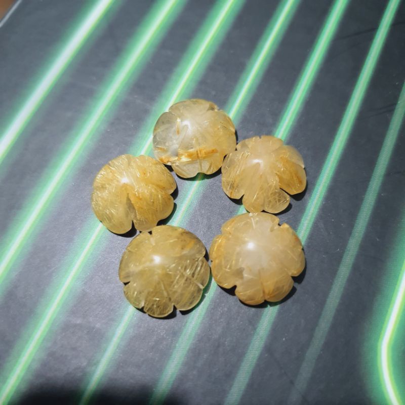 Cỏ 4 lá tóc vàng 14x14mm