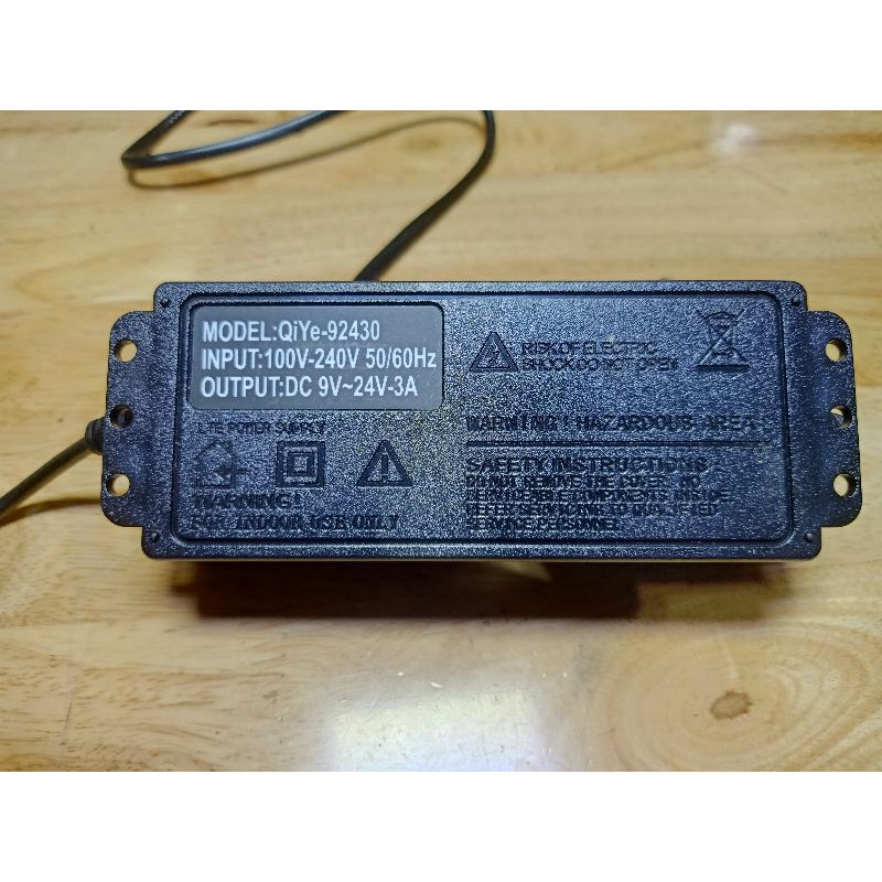 Nguồn xung đa năng chỉnh điện áp 9v--->24v 3A