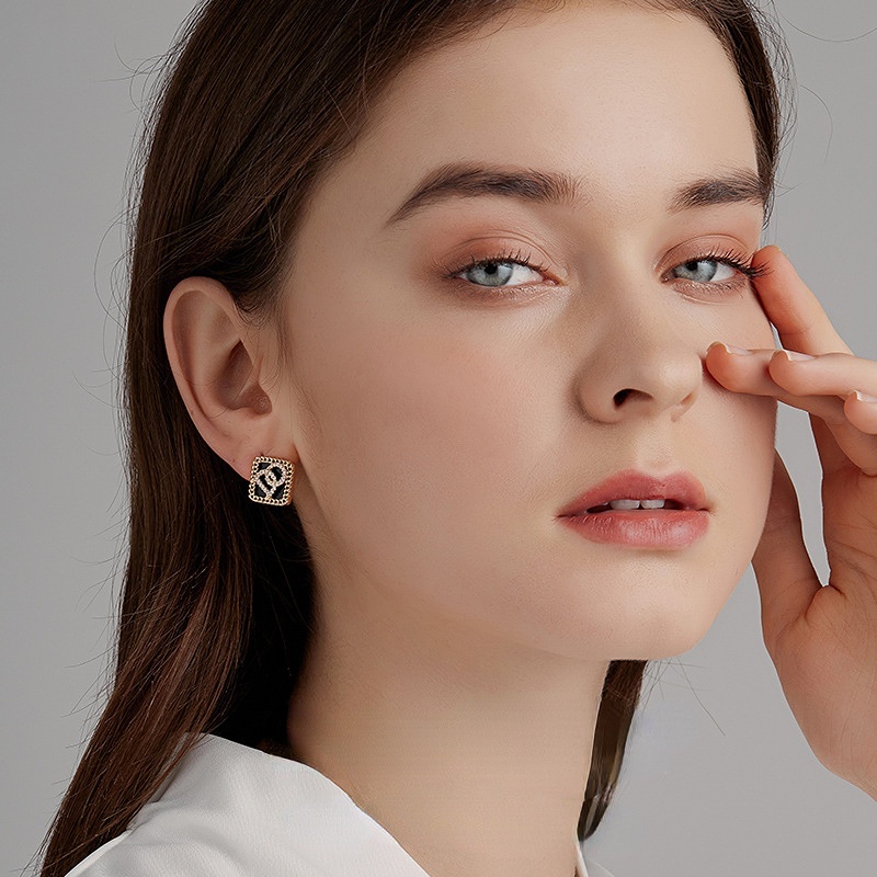 Bông Tai Hình Khuôn Mặt Thời Trang Cá Tính Phong Cách Mới Dành Cho Nữ