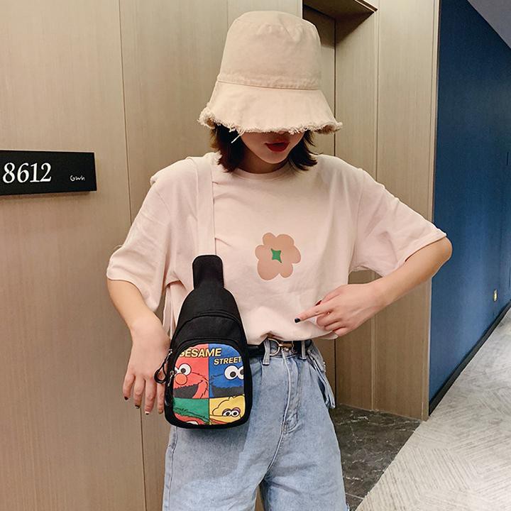 Túi bao tử, túi đeo chéo hoạt hình thời trang.
