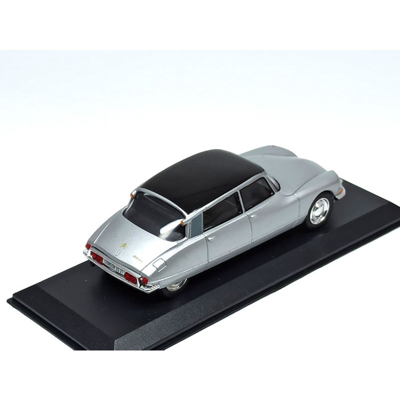 Mô hình xe Citroen DS21