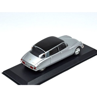 Mô hình xe Citroen DS21