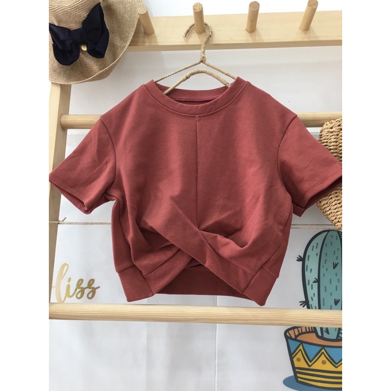 Áo croptop xoắn eo siêu xinh