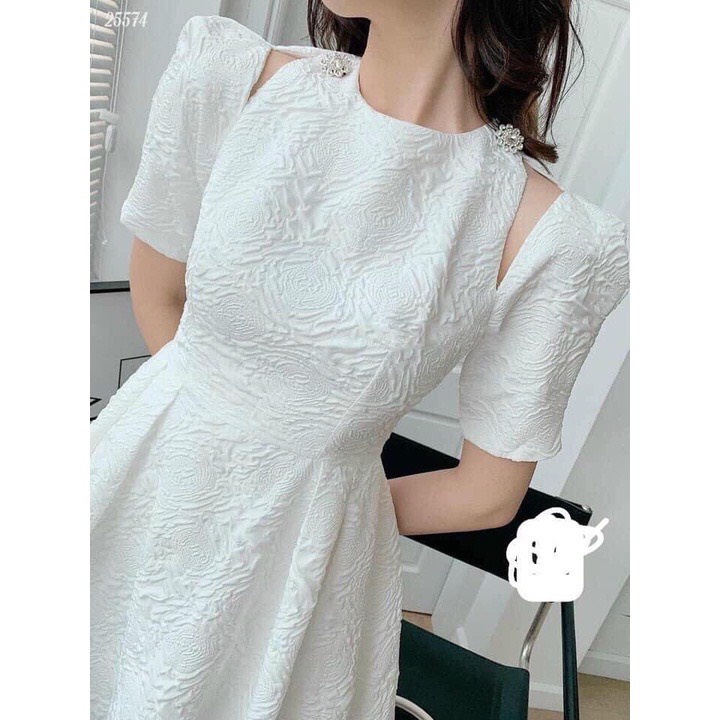 Váy đầm nữ trắng  khoét vai cộc tay đính đá chất liệu Xốp Gấm  dáng xòe chữ A hàng cao cấp