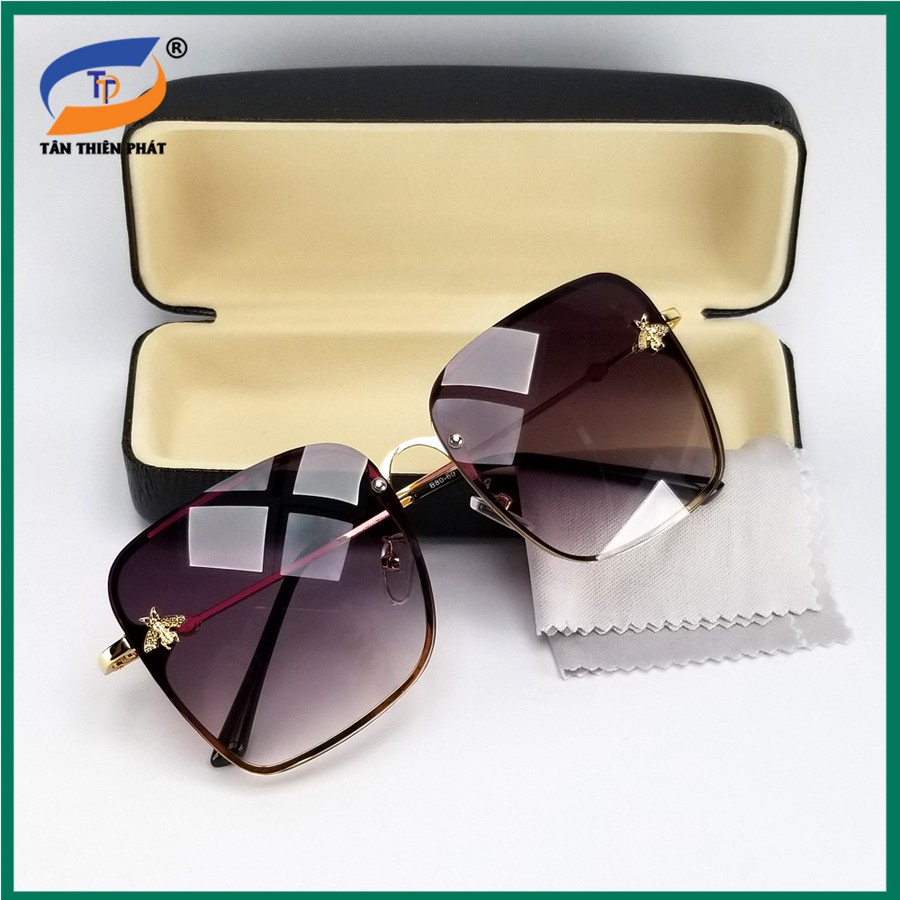 Kính mát nữ thời trang chống nắng, chống tia UV 80. Tròng kính không gọng, màu đen khói, form ôm mặt, râm mát và dịu mắt | BigBuy360 - bigbuy360.vn