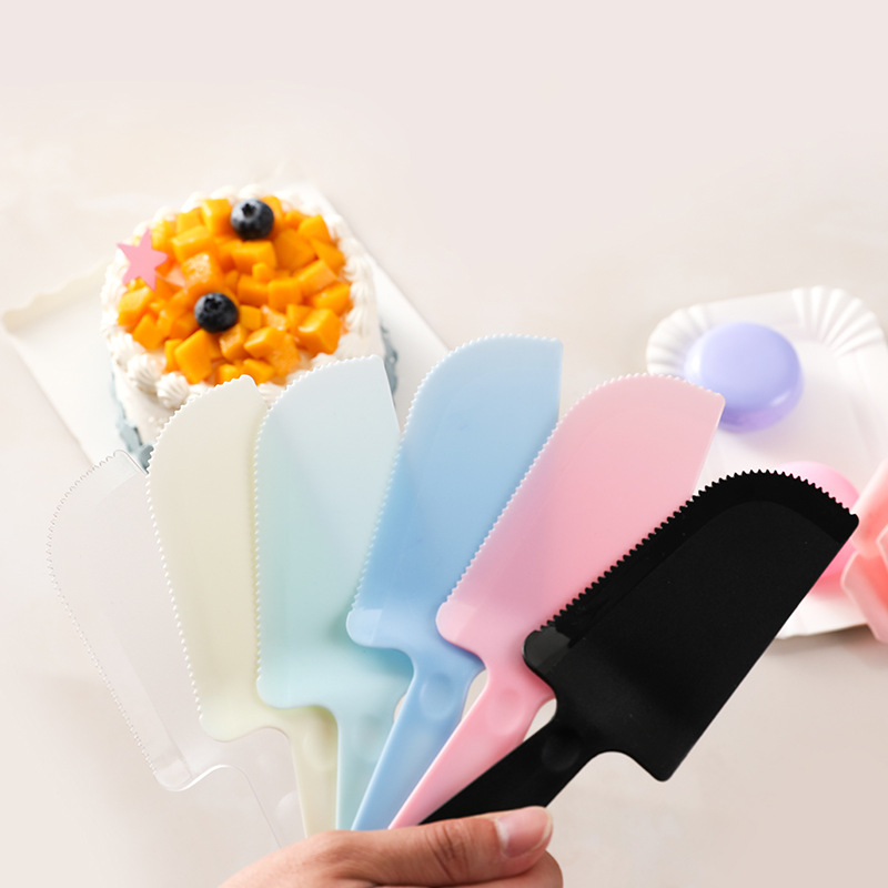 Dao Cắt Bánh Bằng Nhựa Dùng Một Lần