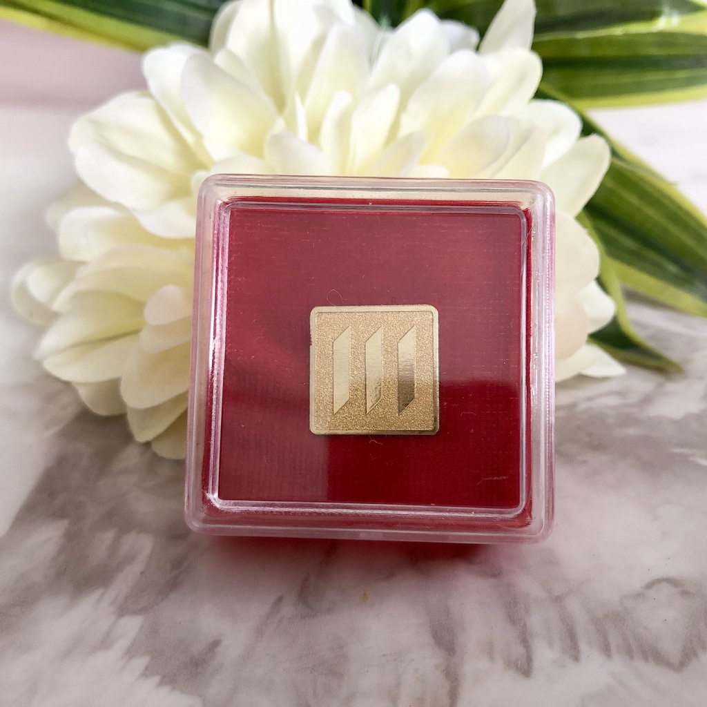 Huy hiệu cài áo logo Manulife bằng đồng cao cấp