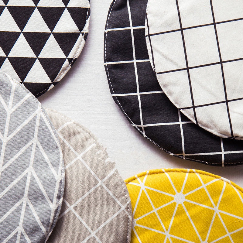 Thảm lót tròn cách nhiệt chống trượt tiện dụng