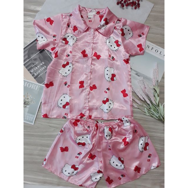 Đồ pijma phi bóng Mèo Kitty và Mickey
