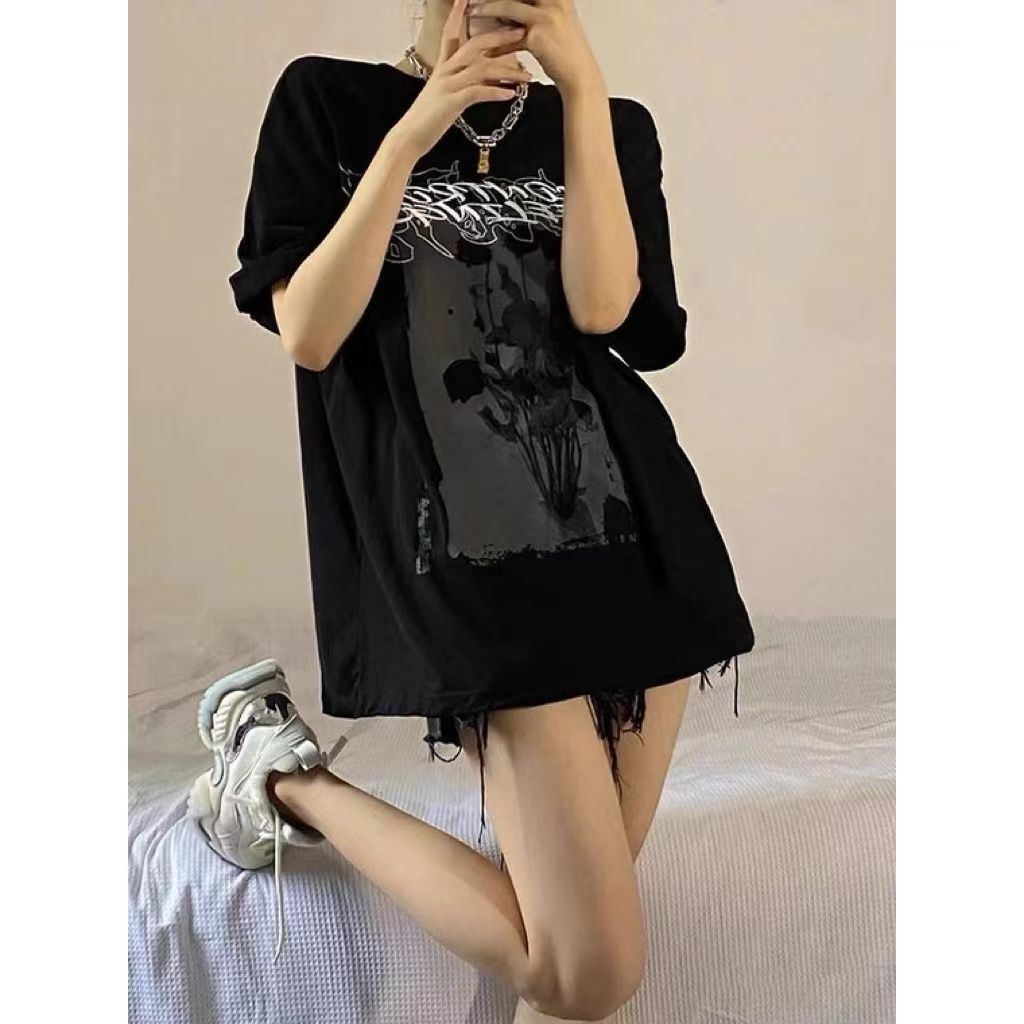 Áo Thun Nữ Ngắn Tay Màu Đen In Hình Thời Trang