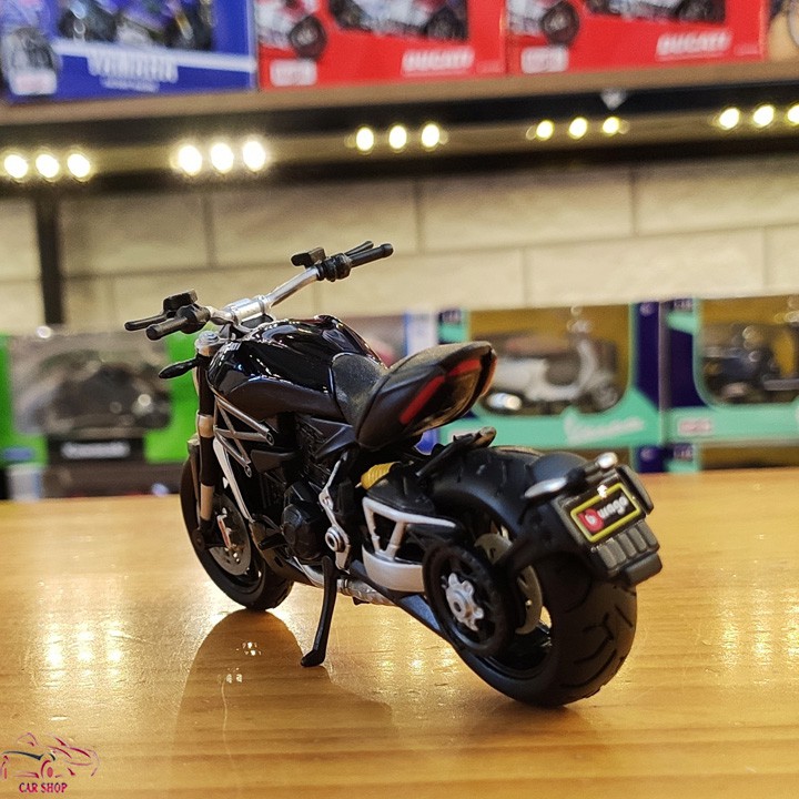 Mô hình xe mô tô Ducati XDiavel Carshop tỉ lệ 1:18 hãng Burago màu đen