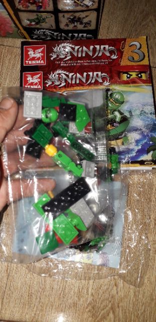Lắp ráp 1 hộp LegoNinja quái thú TM6209 có nhiều chi tiết bằng nhựa ABS