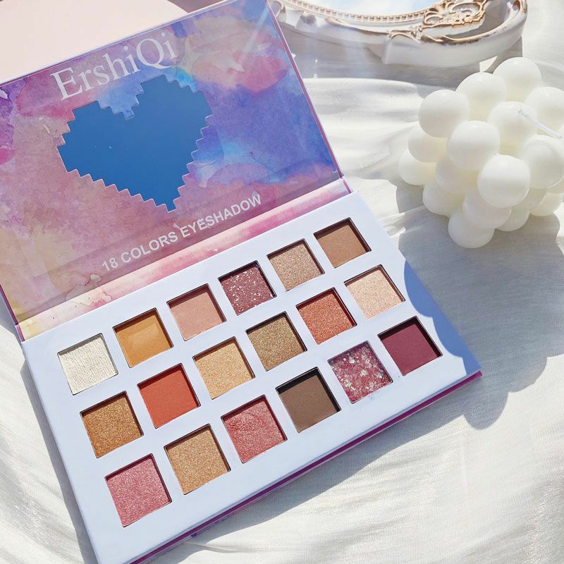 Phấn mắt trái tim 18 ô tươi tắn trẻ trung thích hợp để tặng | BigBuy360 - bigbuy360.vn