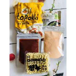 Combo Bánh gạo nhân phô mai 5 món kiểu mới ( 500g bánh gạo nhân phô mai, Mì chinnoo, sốt, bột phô mai, kimchi cải thảo)