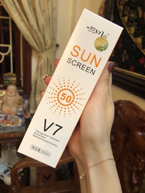 XỊT CHỐNG NẮNG V7 SUN SCREEN SPF 50