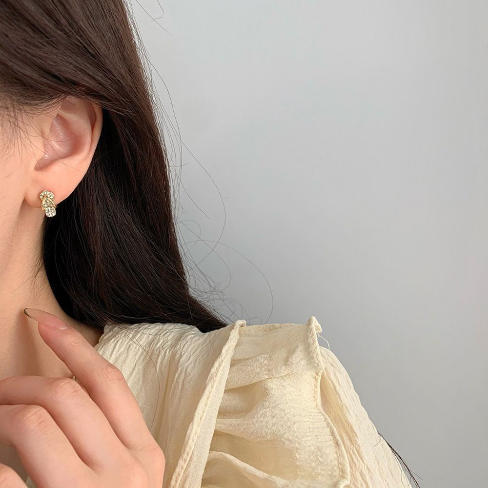 Đôi bông tai có hình đôi dép xỏ ngón nhiều màu thời trang thanh lịch dành cho nữ