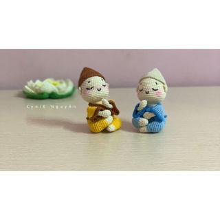 Thú len- chú tiểu tọa đài sen