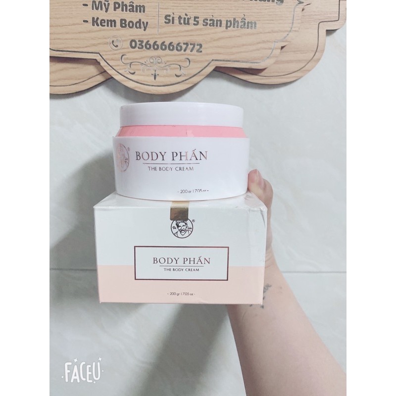 BODY PHẤN- MAKE UP BODY TRẮNG TÀNG HÌNH Body Phấn- Make Up trắng với mọi làn da:⚜️ Lớp kem mềm mại, dễ dàng thẩm thấu