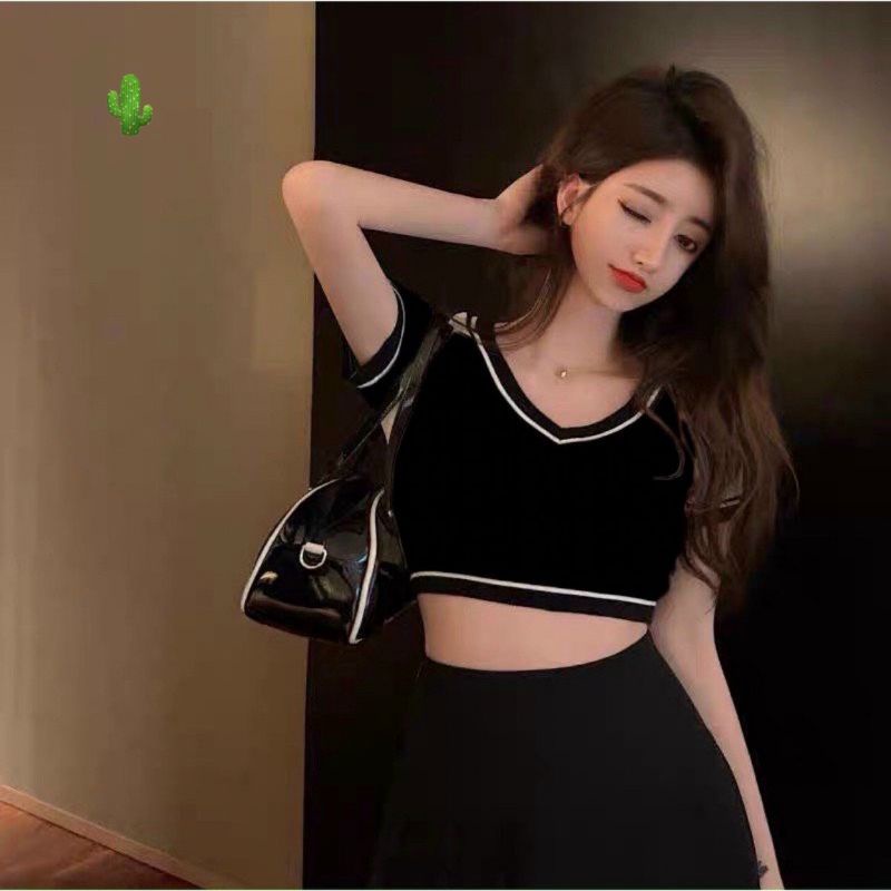 Áo thun cổ tim Croptop phối viền đẹp xuất sắc PC