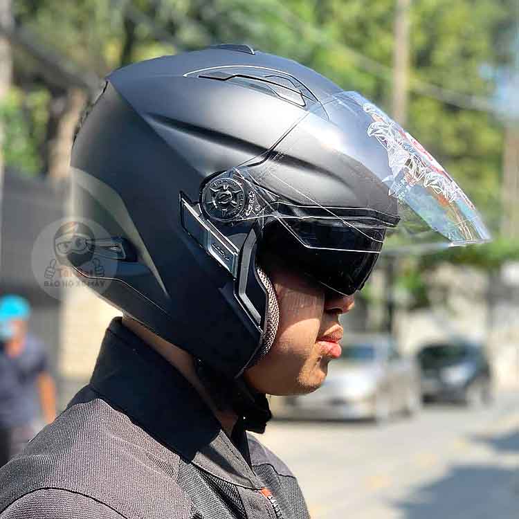 Mũ bảo hiểm 3/4 Zeus 613 đen trơn bóng và nhám
