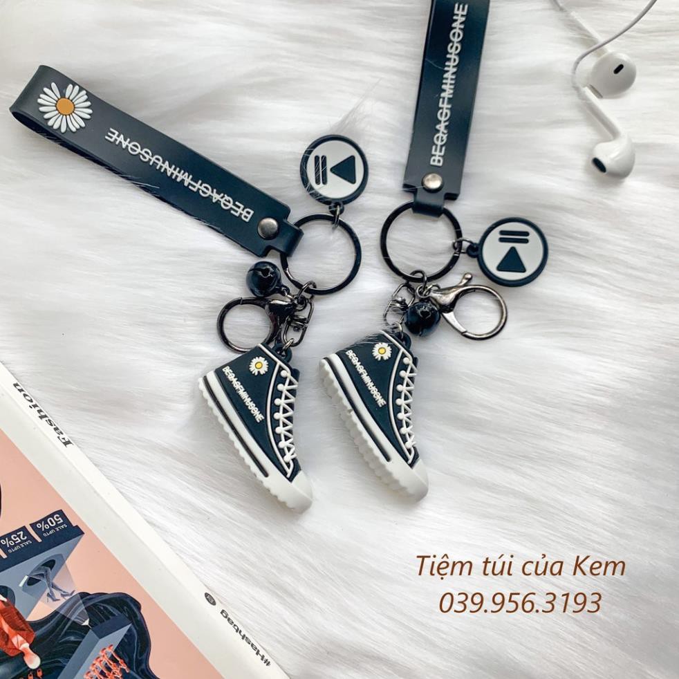 Móc khóa dễ thương Giày hoa cúc Converse xinh xắn MK04