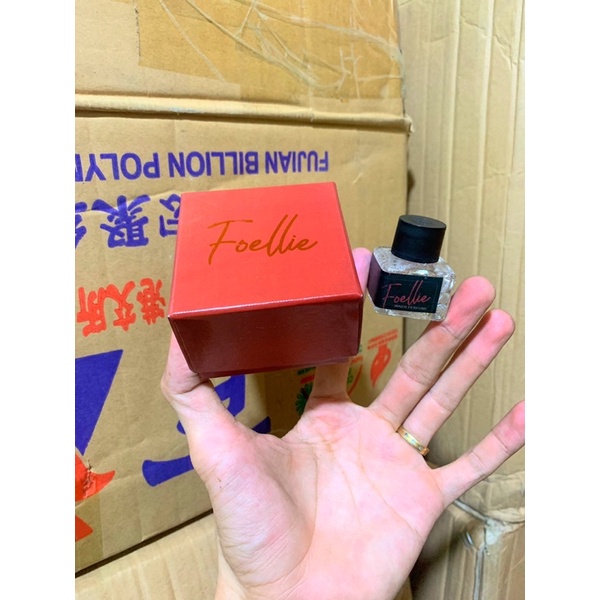 Nước hoa vùng kín vuông