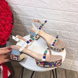 Sandal Hồ Ngọc Hà siêu hit
