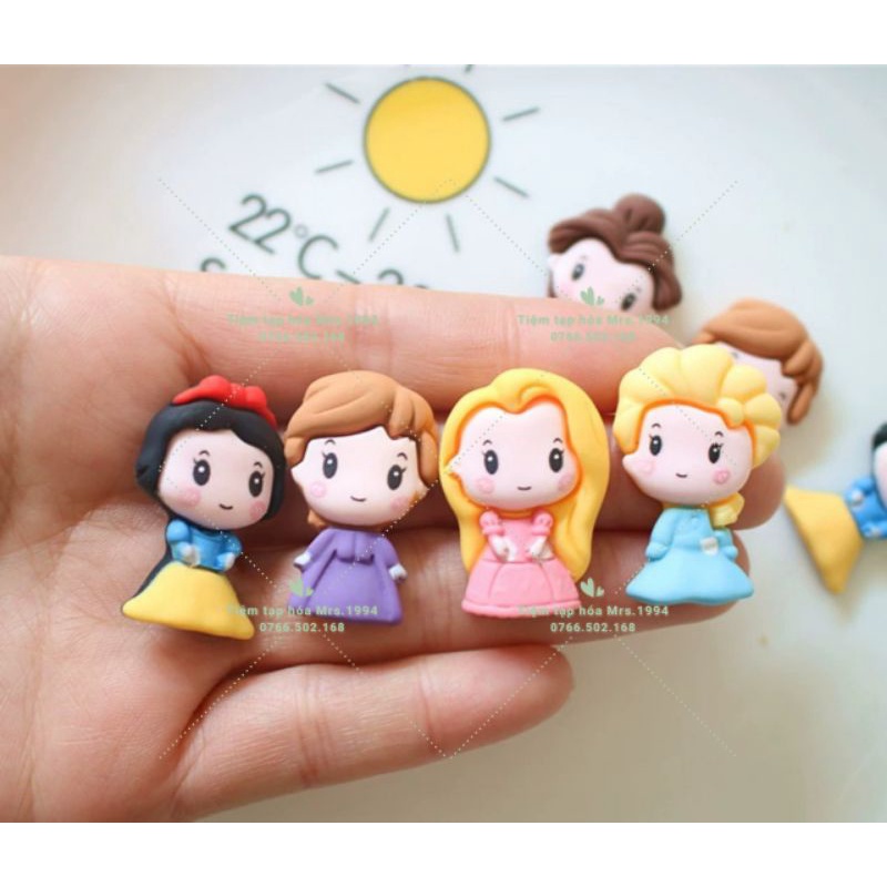 {Công chúa 1.9~3cm - 1 cái} STICKER PHỤ KIỆN DIY 3D DÁN ỐP ĐIỆN THỌAI BÌNH NƯỚC KẸP TÓC