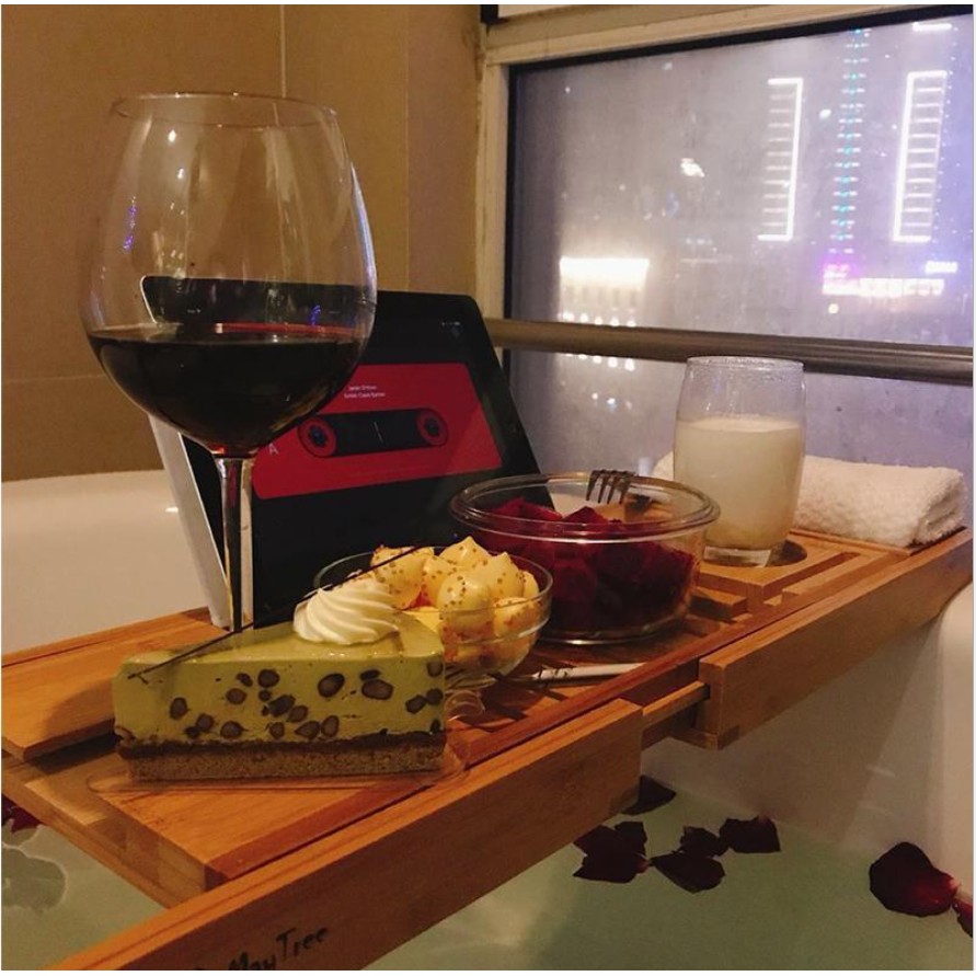 Khay tre gác bồn tắm phong cách Âu Mỹ