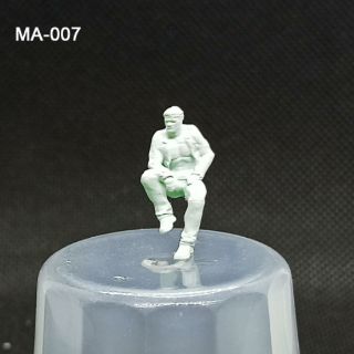 Mô hình figure nam ( tỉ lệ 1:64 )