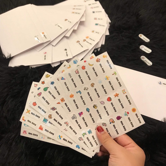 Sticker in tên bé theo yêu cầu - Sticker chống nước