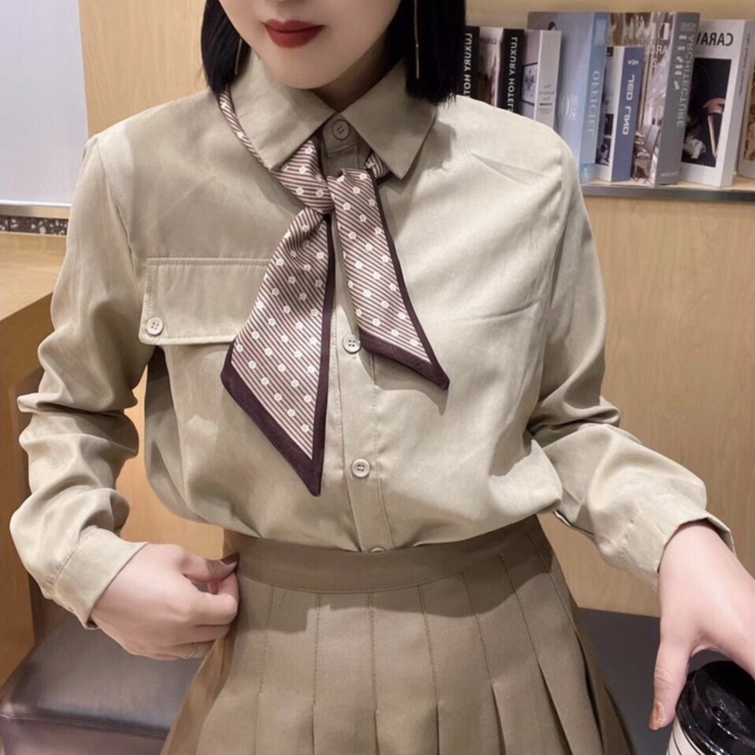Sơ mi nhung cổ nơ kèm nơ cài chấm bi Daisy