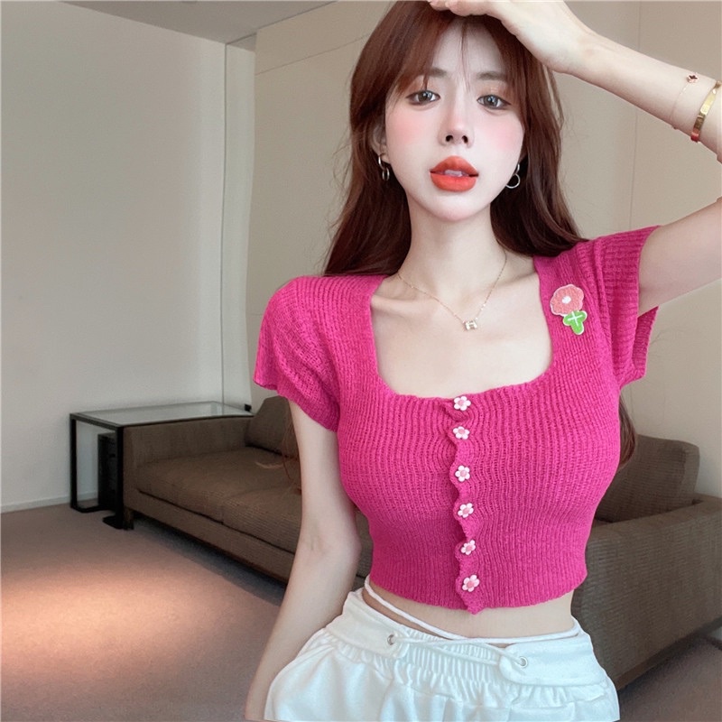 Áo len mongtoghi croptop đính hoa siêu xinh hàng Quảng Châu cao cấp