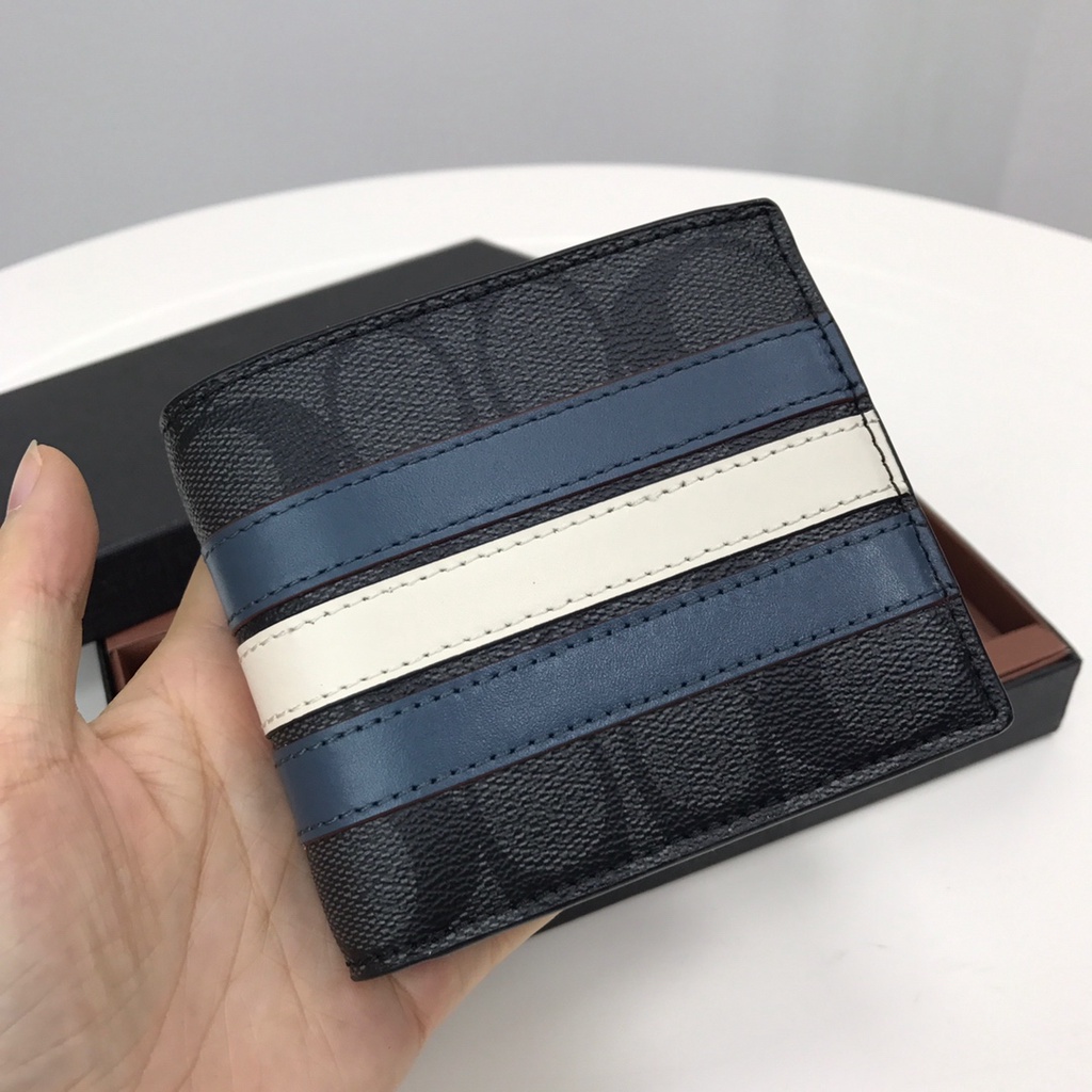 Ví nam COACH F26072 có 8 khe cắm thẻ