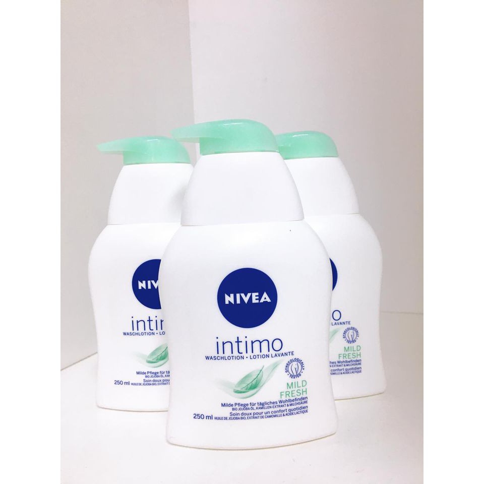 Dung dịch vệ sinh phụ nữ Nivea Intimo Waschlotion Sensitive 250ml