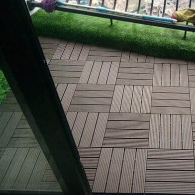 TẤM NHỰA GIẢ GỖ LÓT BAN CÔNG, SÂN VƯỜN, LỐI ĐI - KÍCH THƯỚC: 30x30cm