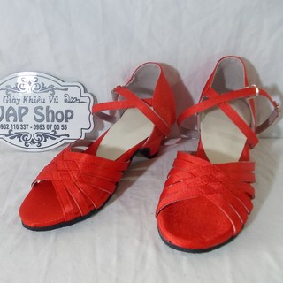 GIAO NHẪU NHIÊN GIÀY KHIÊU VŨ EM BÉ MÀU ĐỎ 6 DAY